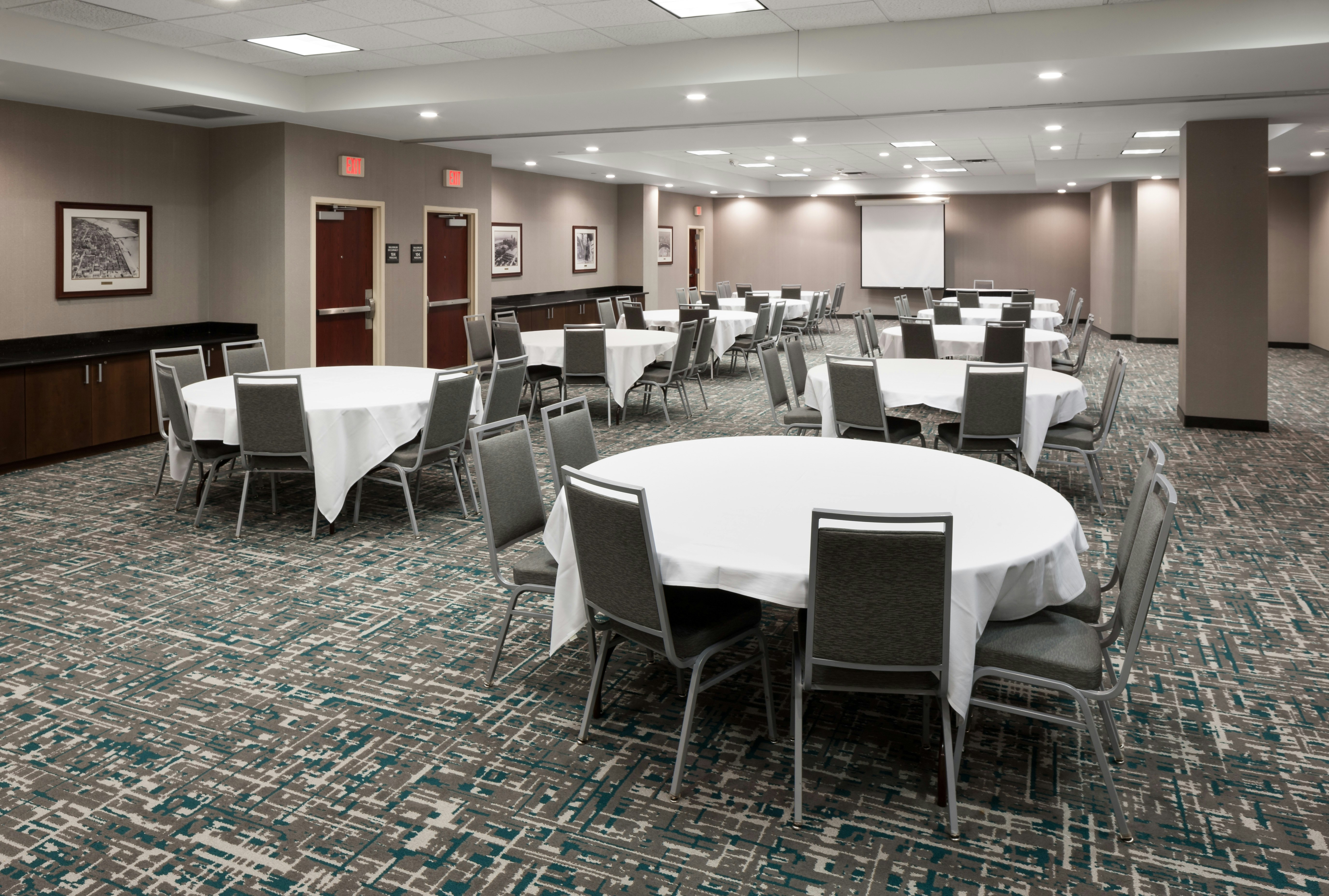 Hampton Inn St. Louis-Downtown (At the Gateway Arch) 16/20