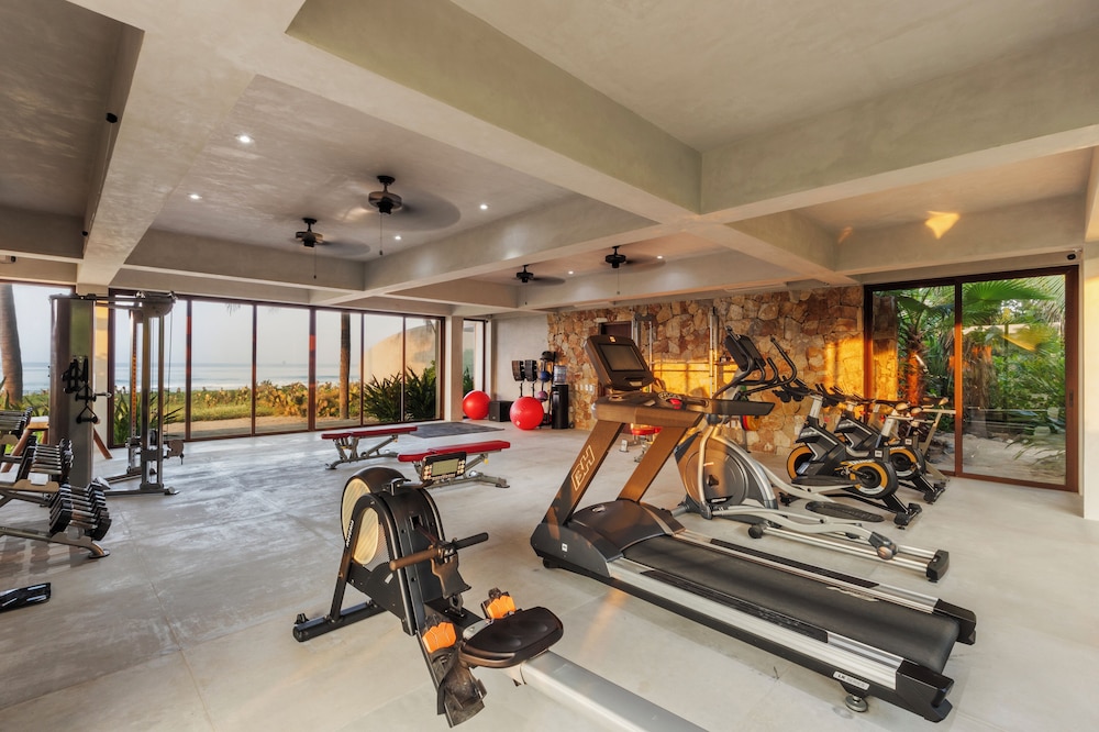 Marea Beachfront Villas 25/50