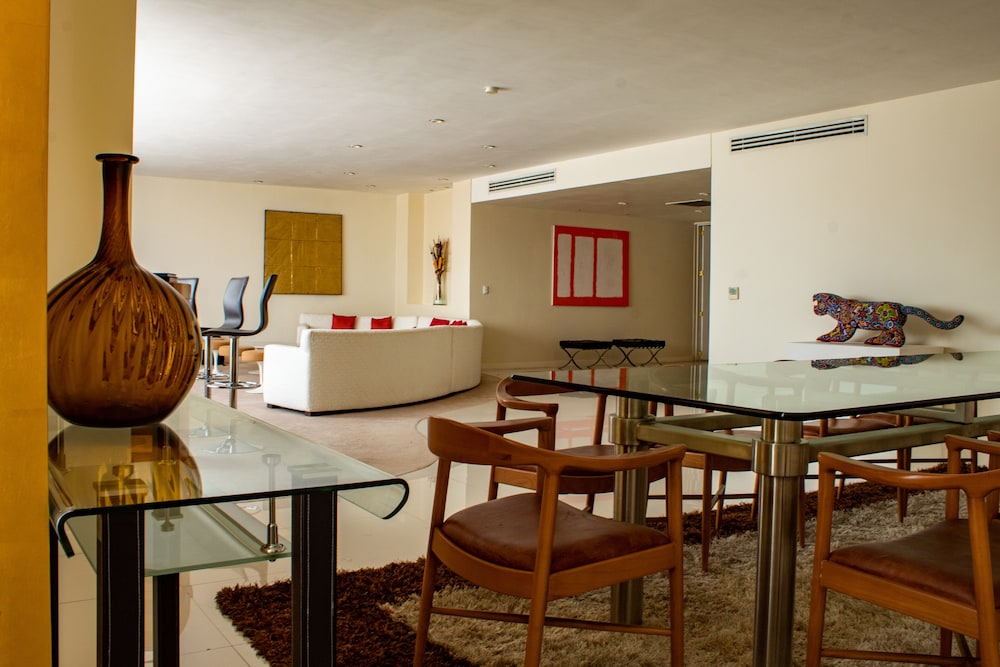 Hotel Mision Guadalajara 51/64