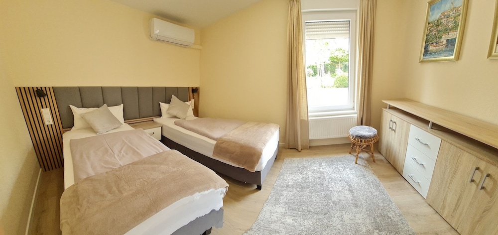 Hotel Rebstock 12/49