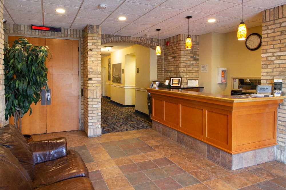 Park West Inn 3/42