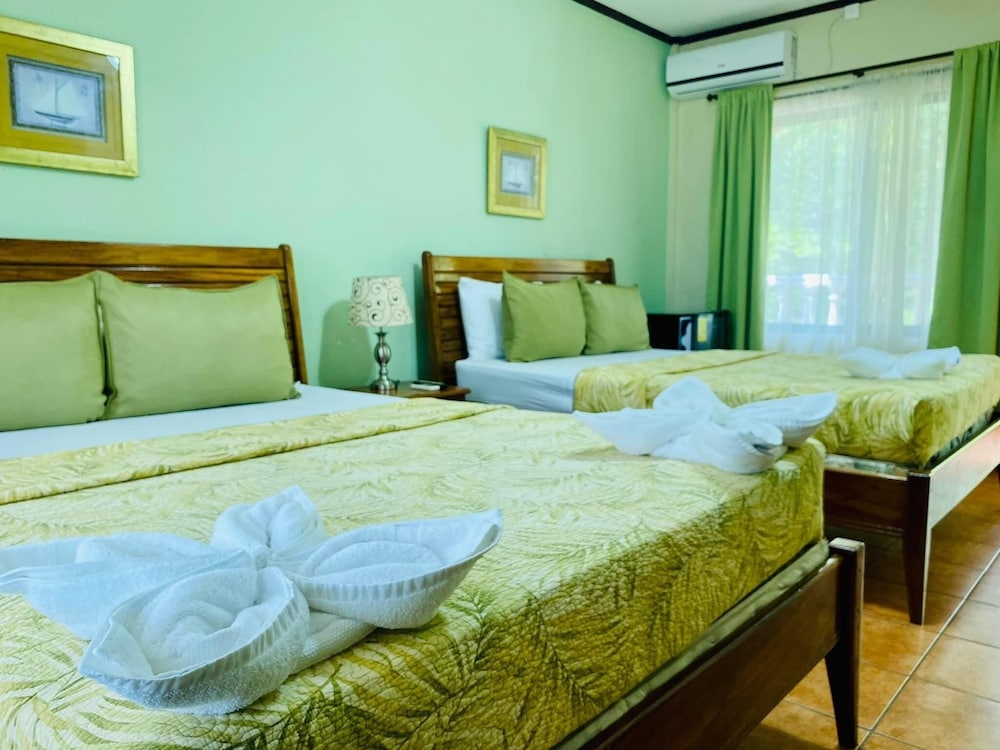 Hotel Delfin Playa Bejuco 7/50