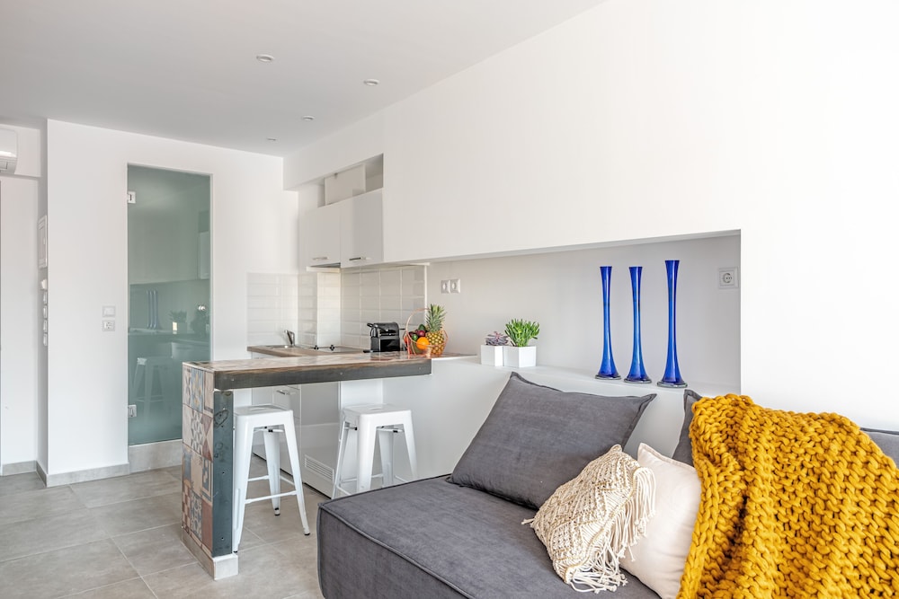 Mythos Luxury Suites 39/50