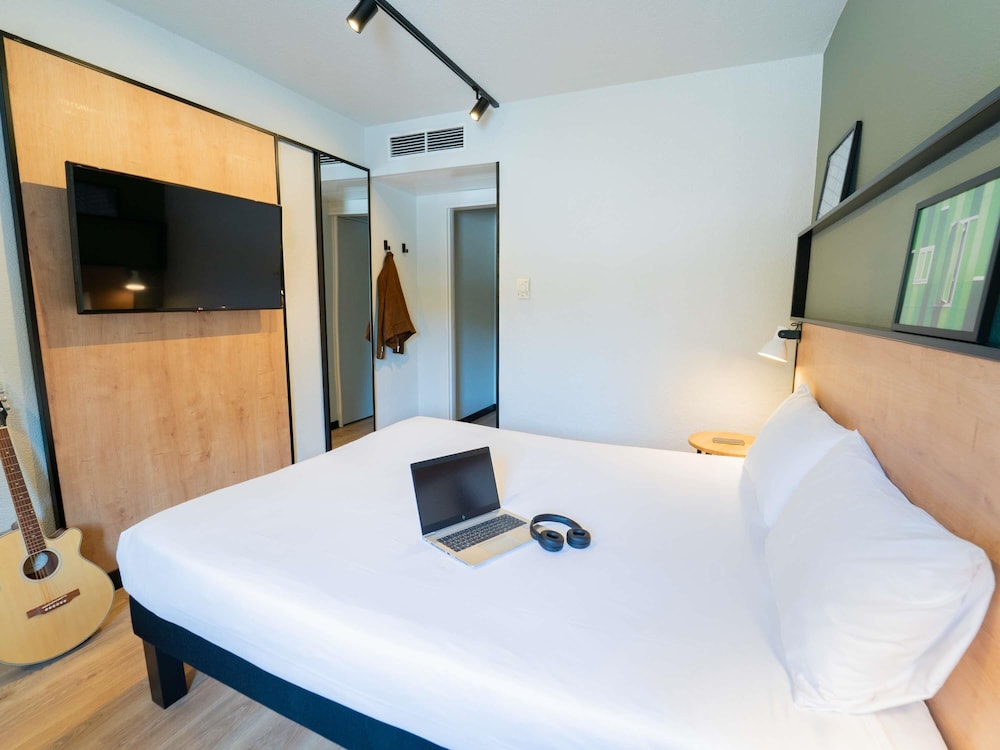 Ibis Guimaraes 26/73
