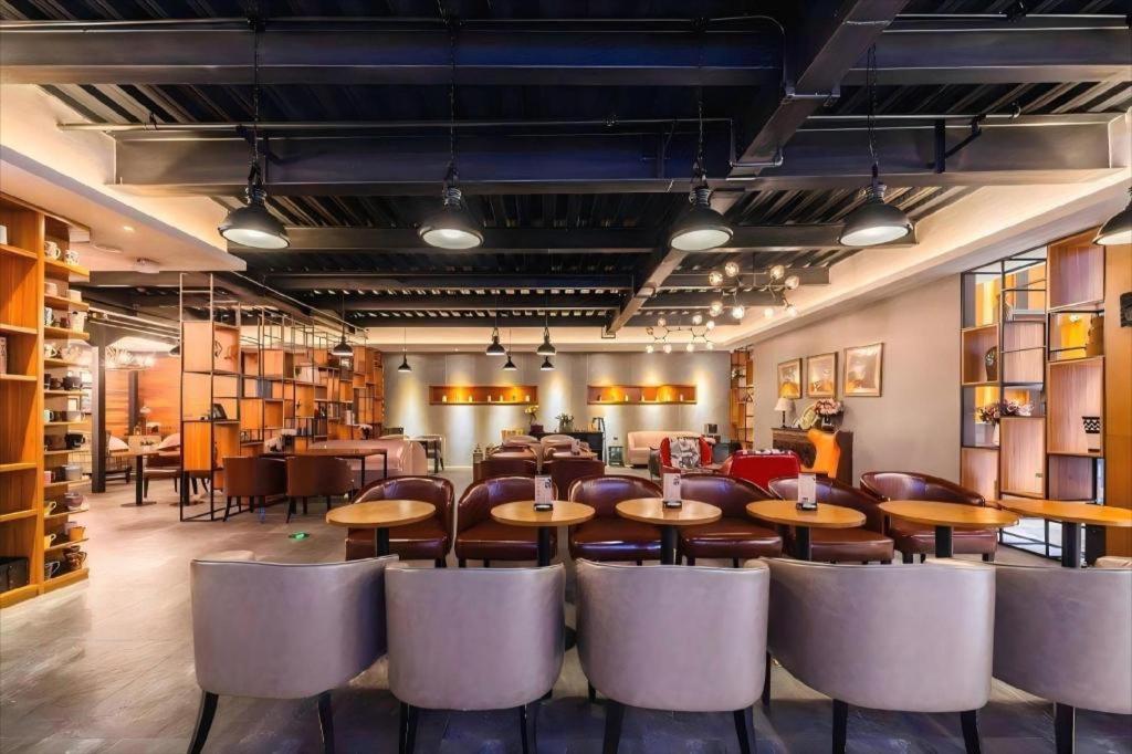 James Joyce Coffetel (Changde Liuye Lake) 42/52