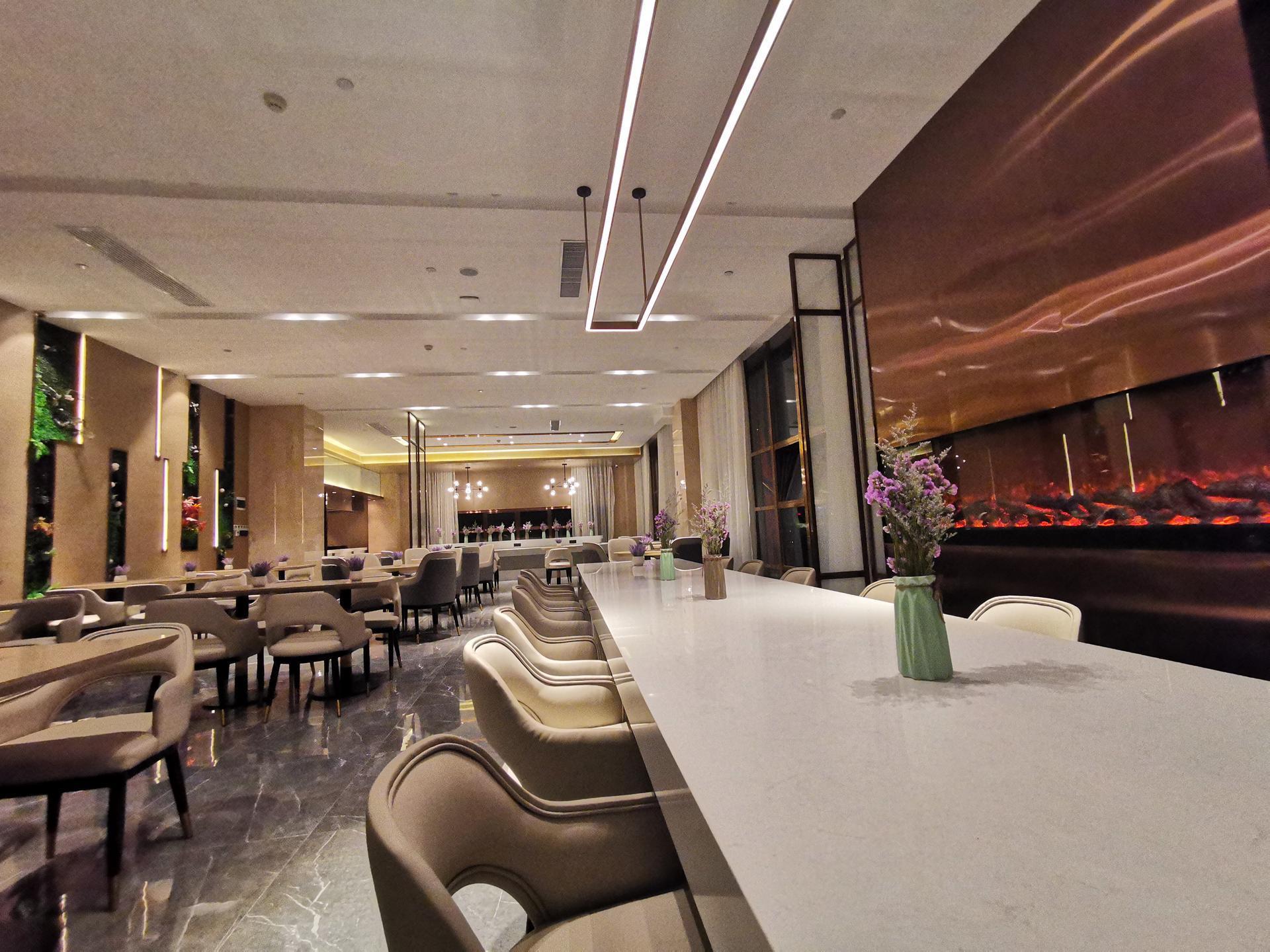 Lavande Hotel (Wuxi East Railway Station) 64/70