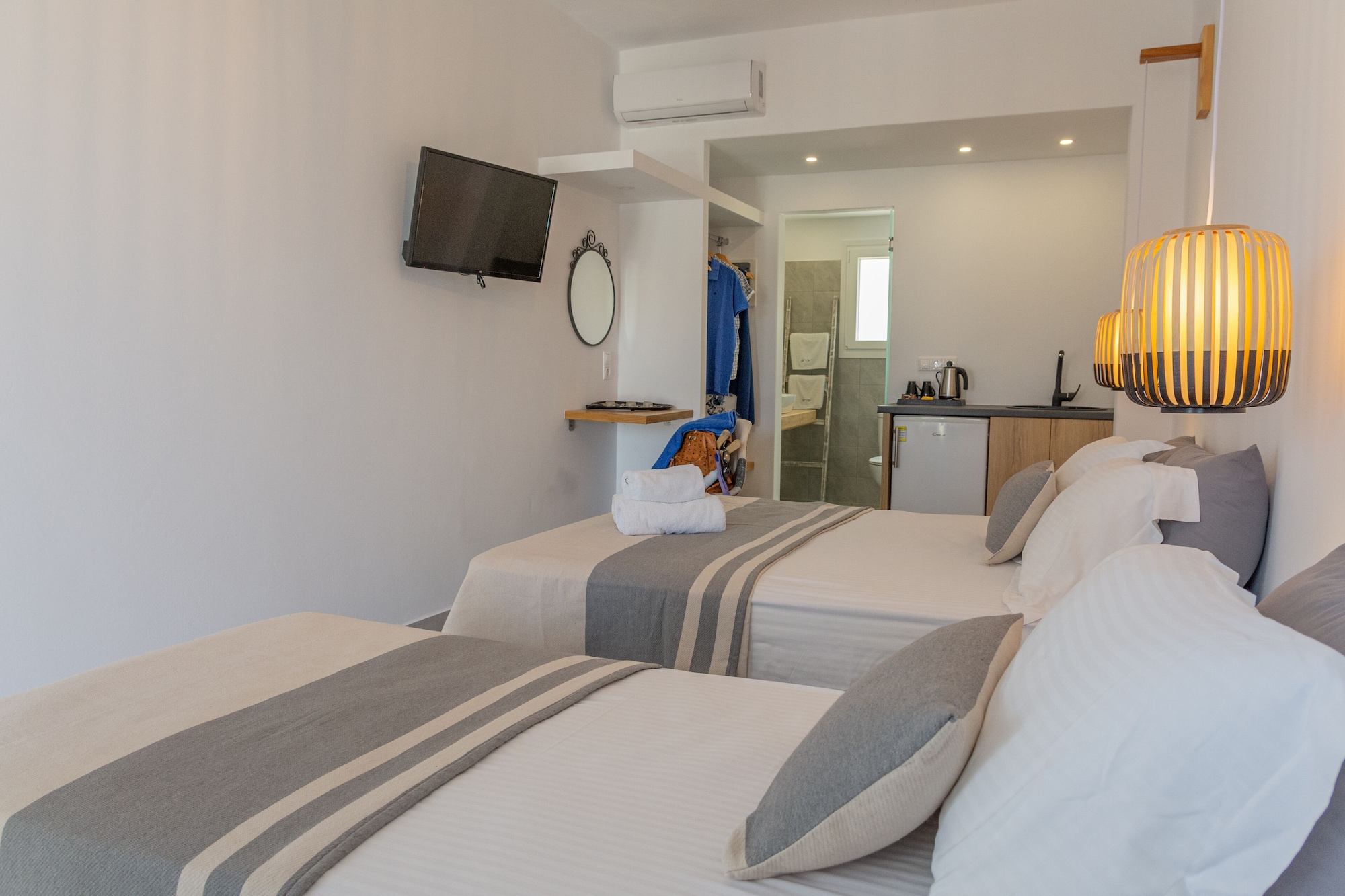 COMFORT, SEA VIEW