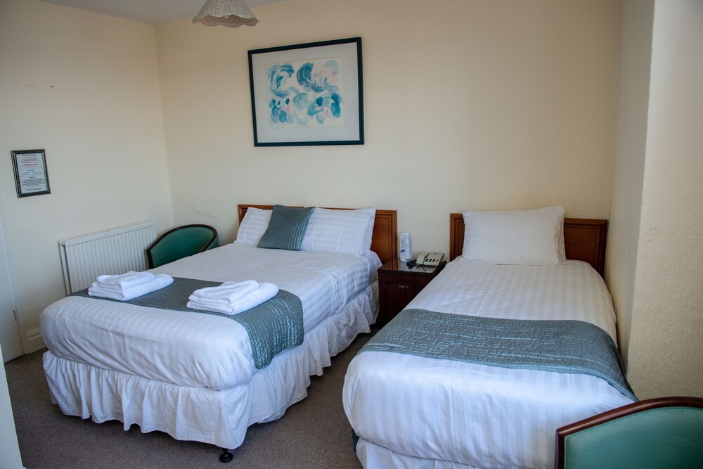 Royal Lion Hotel 2/27