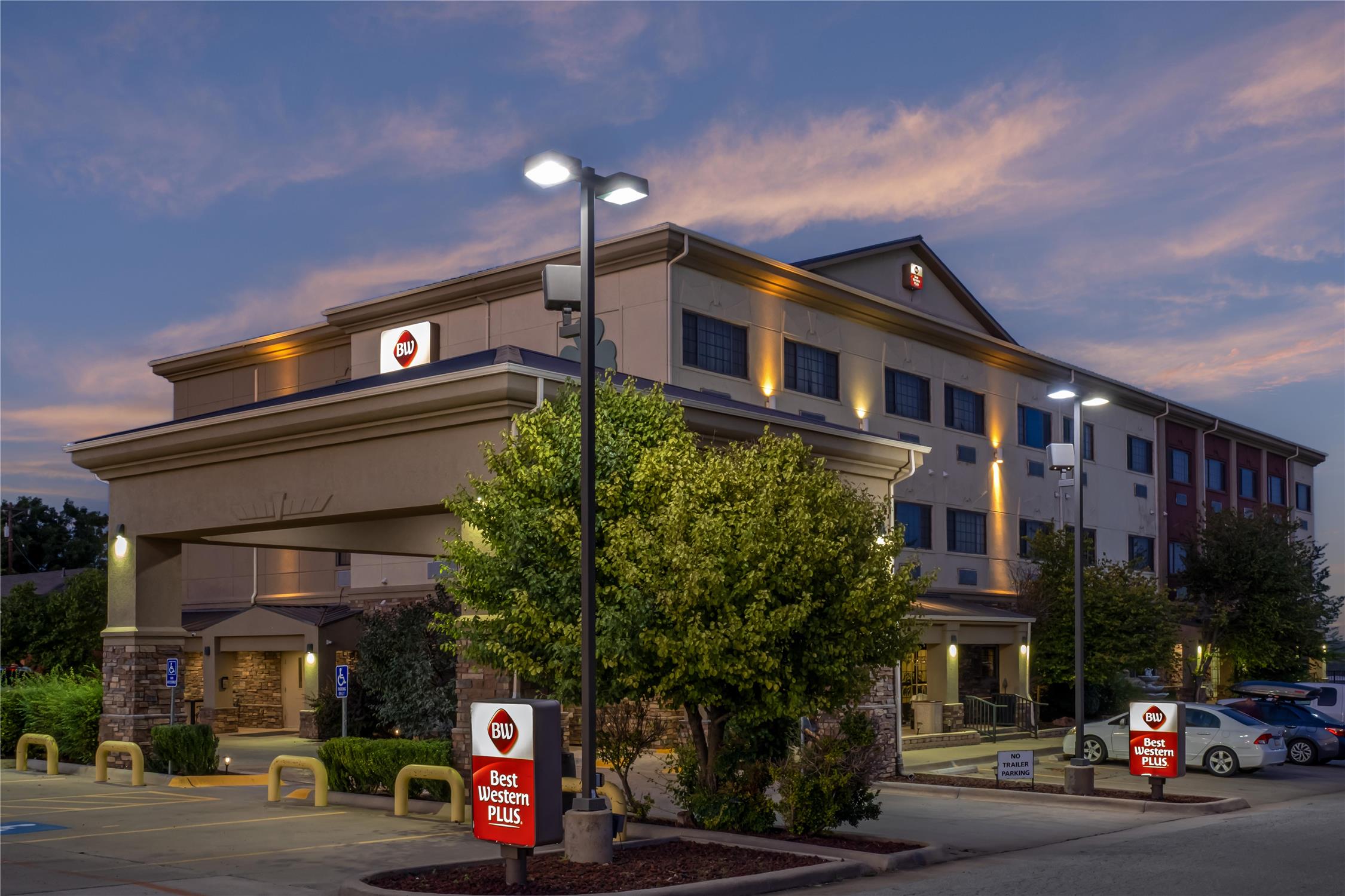 Best Western Plus Shamrock Inn and Suites 20/21