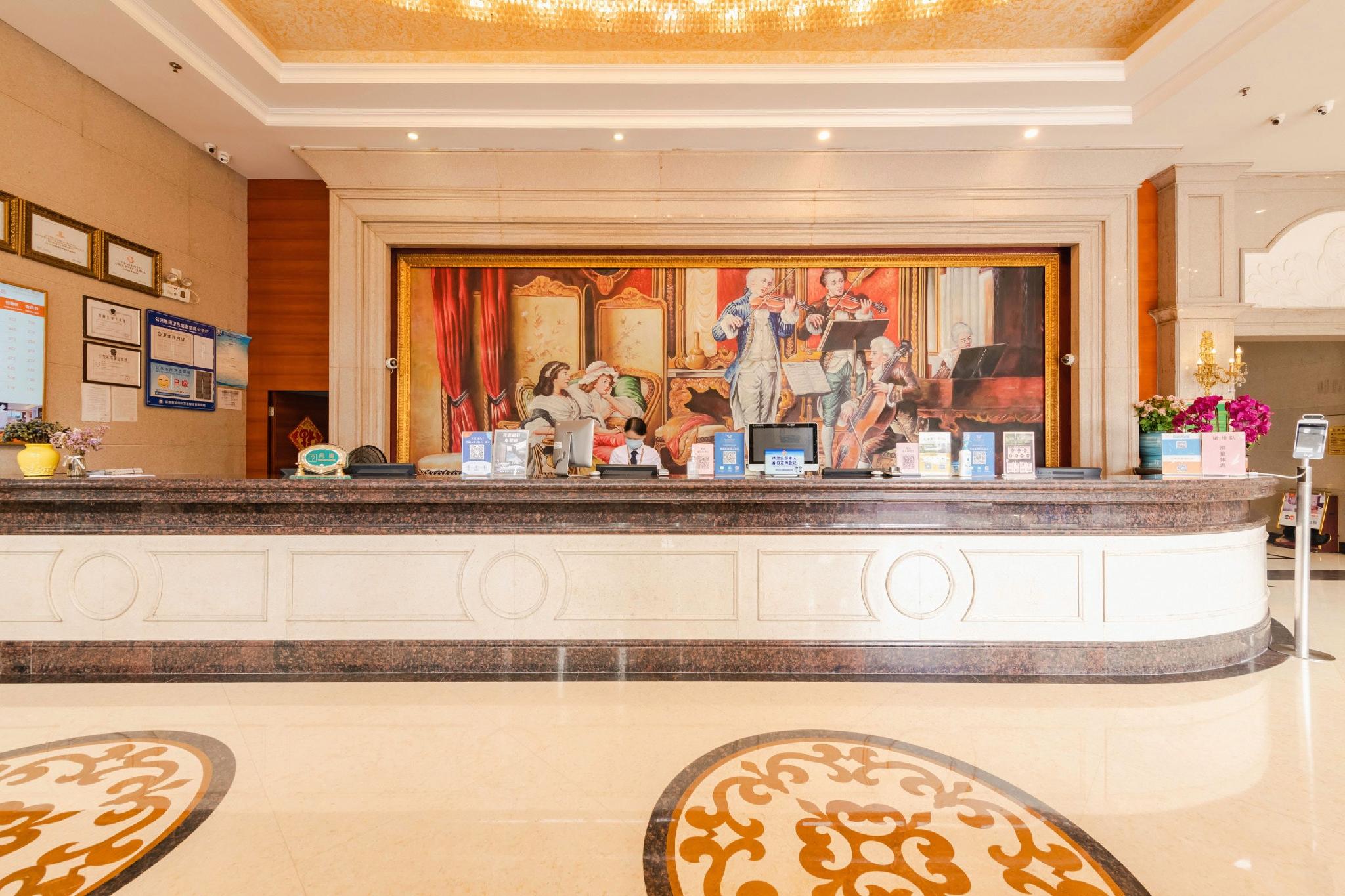 Vienna Hotel(Shenzhen Yanchuan Road Branch) 4/35