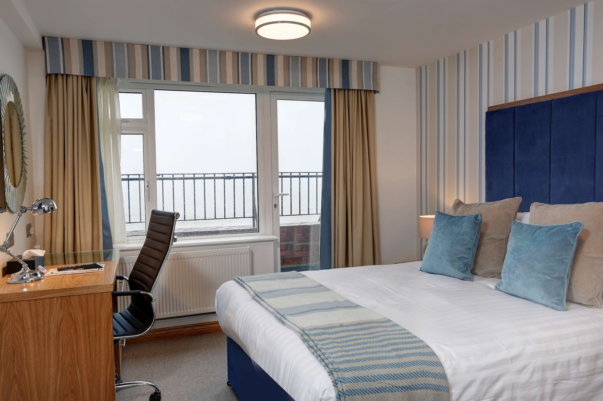 EXECUTIVE, DOUBLE BED, SEA VIEW, TERRACE