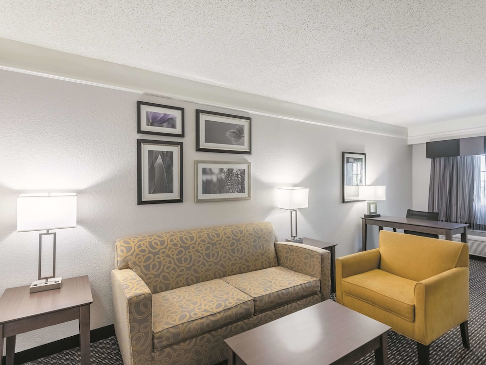 La Quinta Inn & Suites by Wyndham Denver Tech Center 32/52