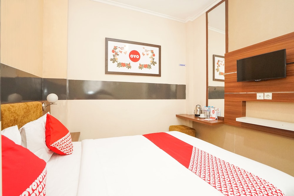 Oyo 450 Semampir Residence 24/64