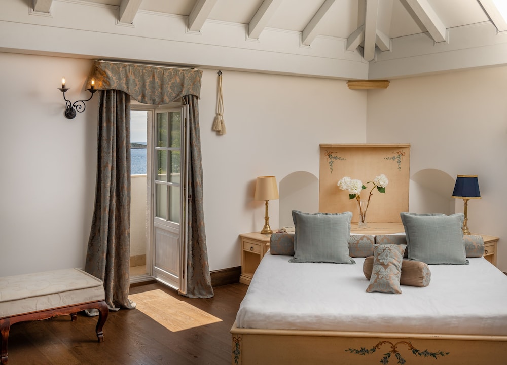 Royal, Imperial, Tower, Suite, King Bed, Sea View, Balcony