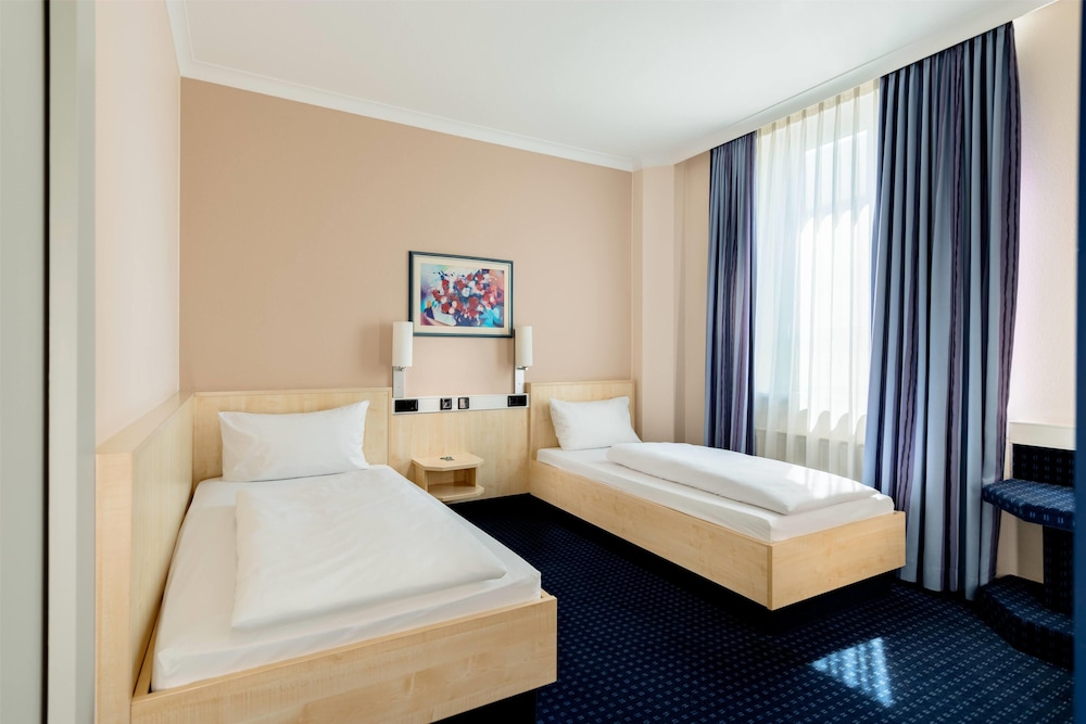 ROOM, DOUBLE BED, ACCESSIBLE