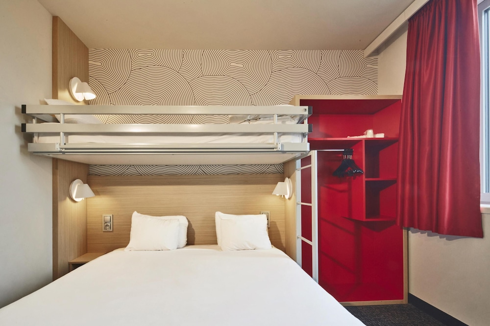 Kyriad ECO - Clermont Ferrand Estaing 10/42