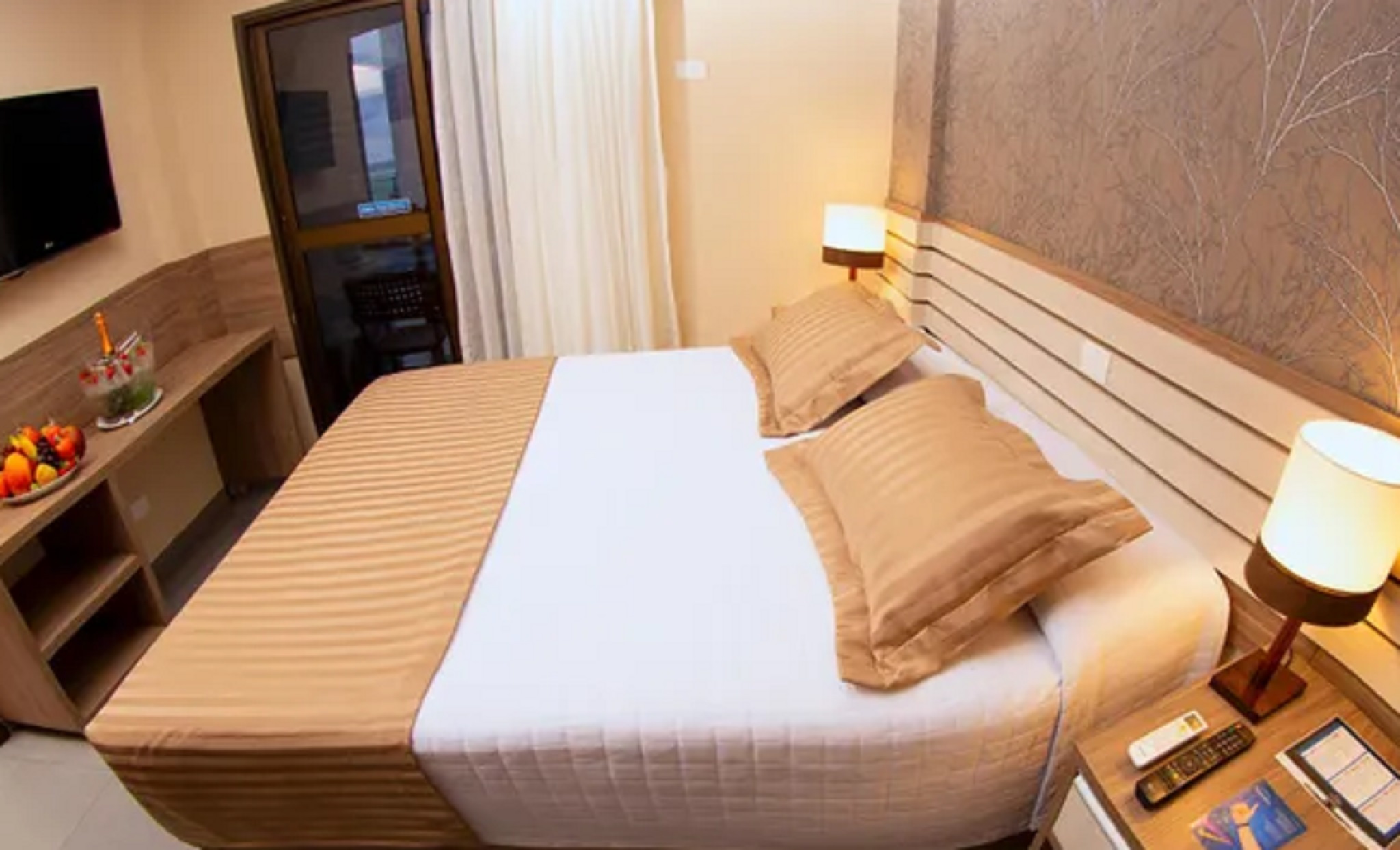 Deluxe, Double Bed, Lateral Side Sea View
