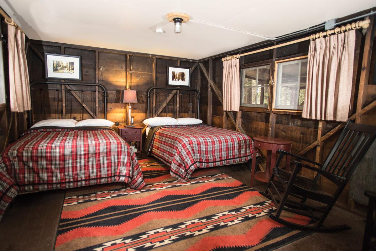 Lodge, 2 Queen Beds