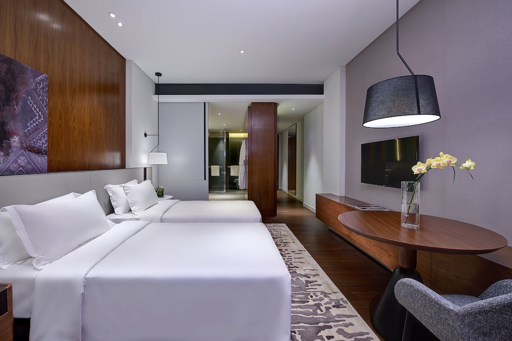 Le Meridien Petaling Jaya (ex New World Petaling Jaya) 20/75