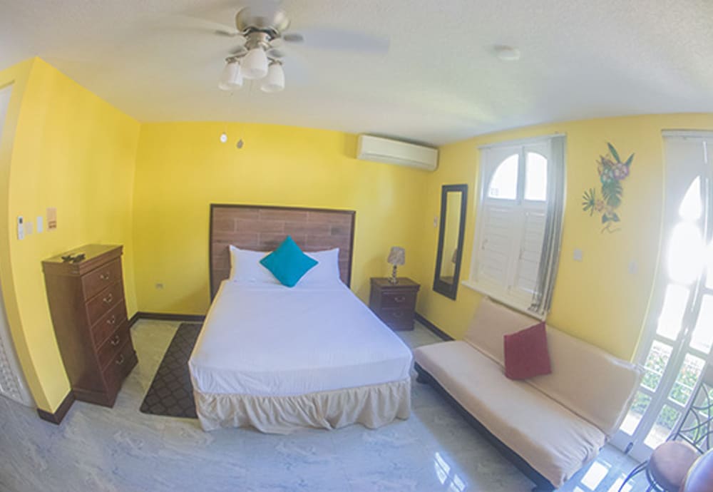 COMFORT, STUDIO, QUEEN BED, SOFA, ACCESSIBLE