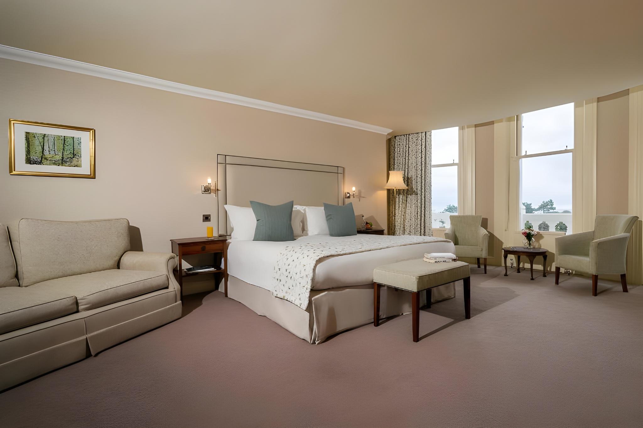 Junior Suite, Queen Bed, Lateral Side Sea View