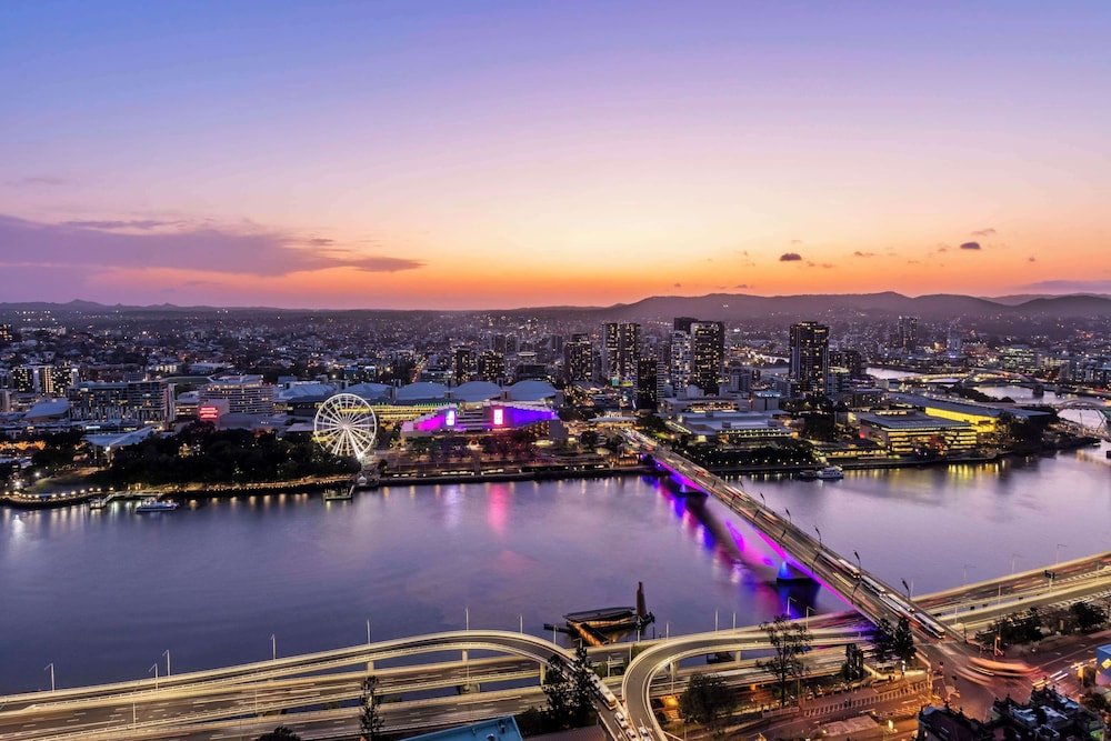 Oaks Brisbane Casino Tower Suites 46/50