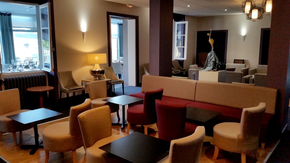 AU GRAND HOTEL 31/52
