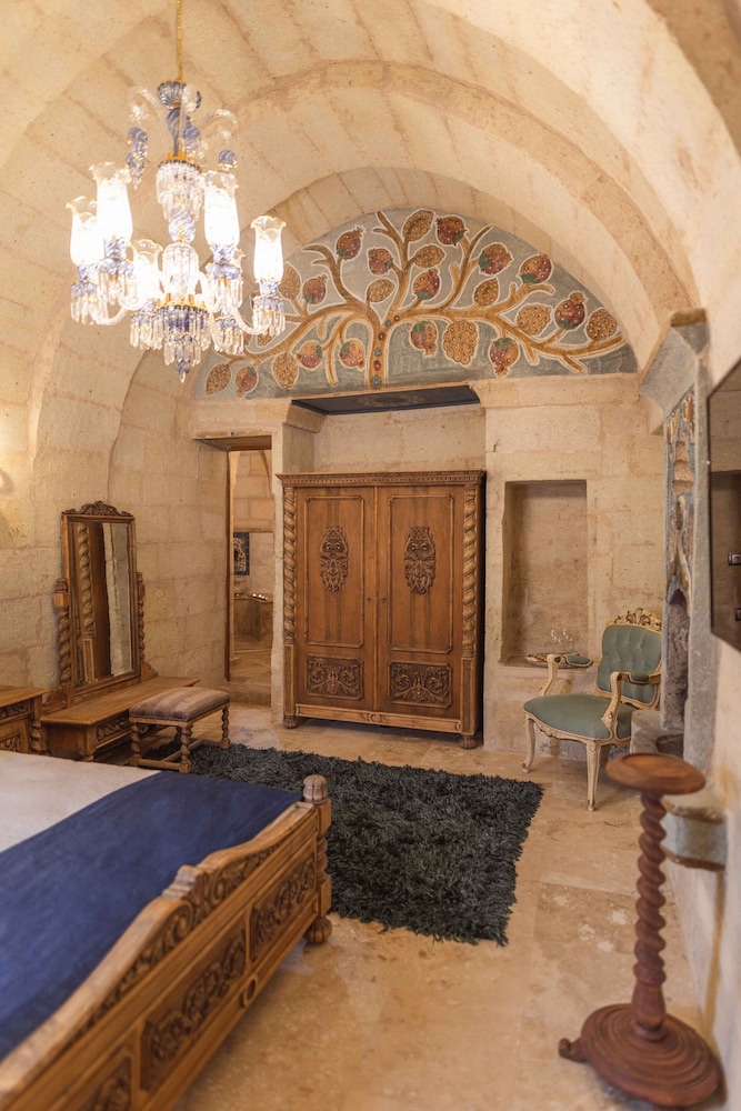 Solo Cave Suites 5/61