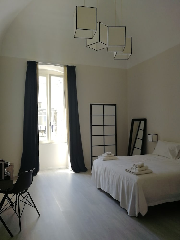 Gatto Bianco House 23/50