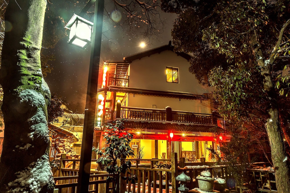 FTYS Hostel 3/50