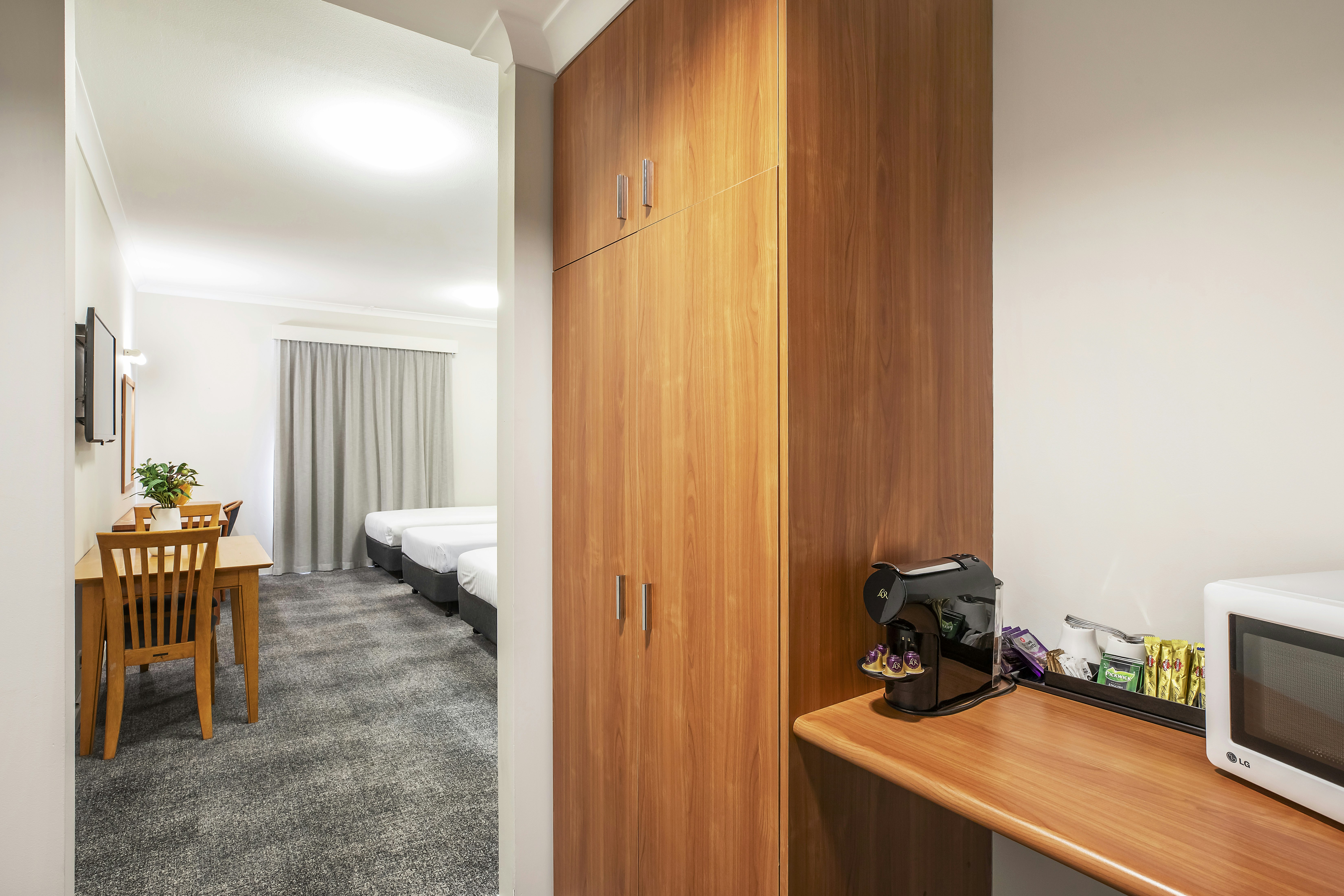 Metro Hotel Perth City 38/38