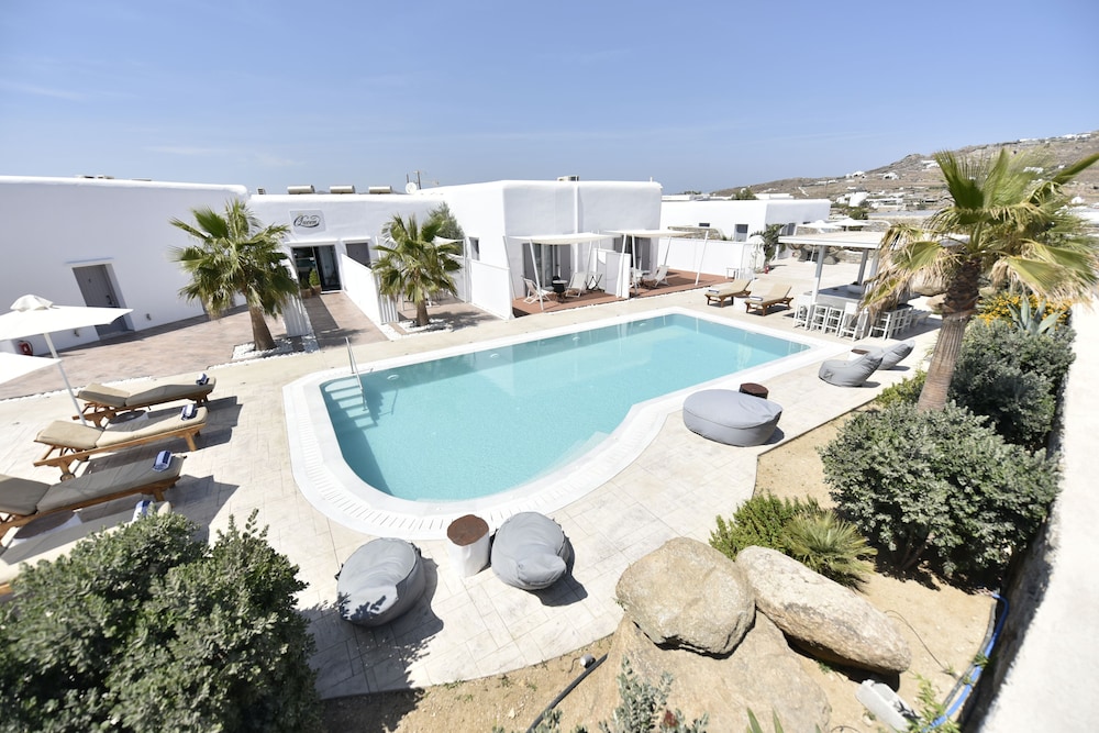 Queen Boutique Suites 30/38