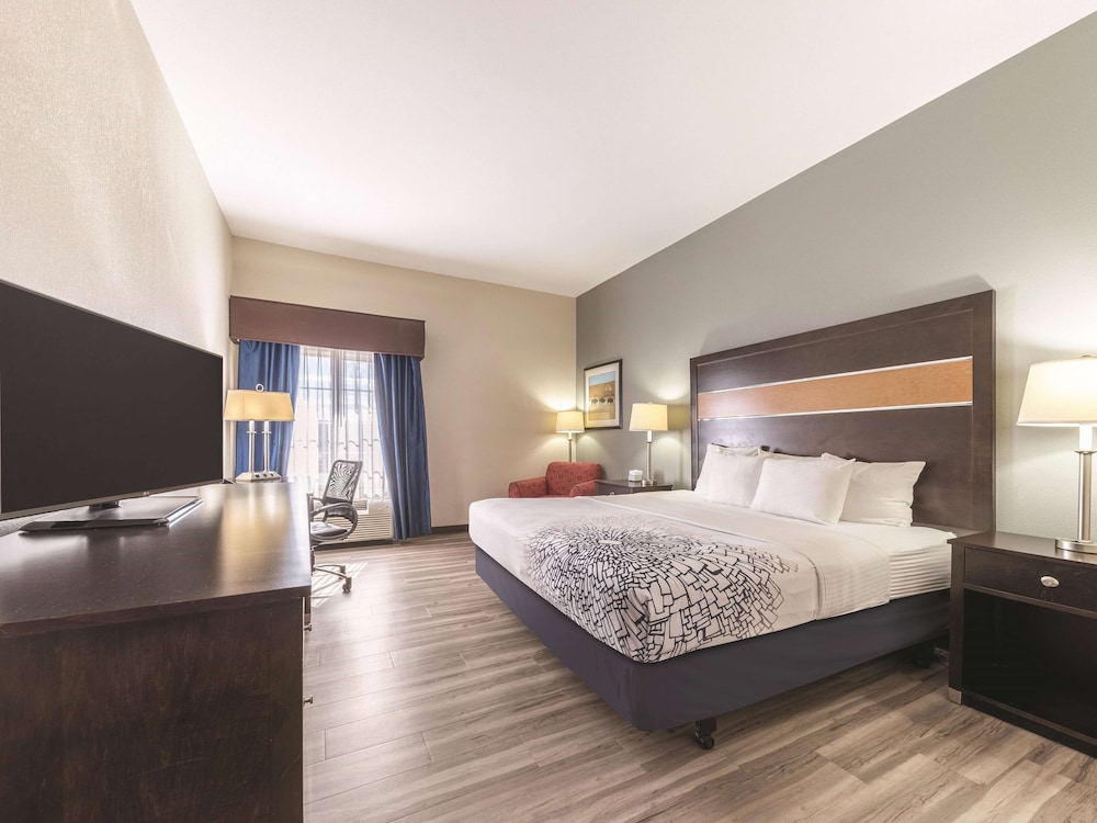 La Quinta Inn & Suites by Wyndham Tulsa - Catoosa Route 66 11/36