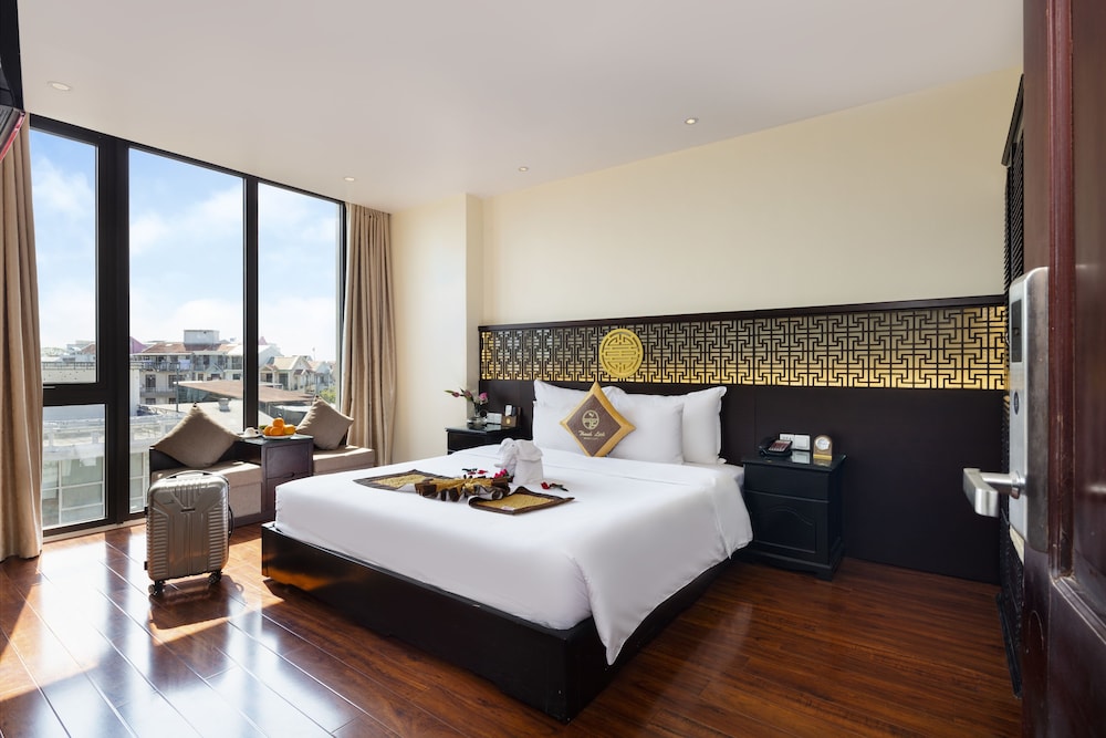 Thanh Lich Royal Boutique Hotel 24/69
