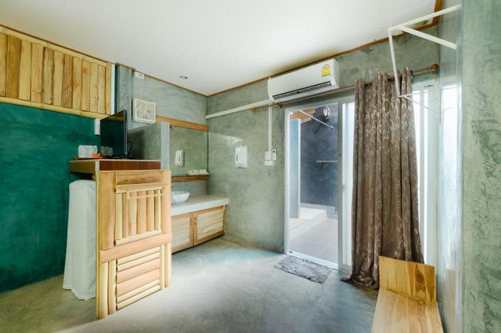 Riverpool Resort 35/50