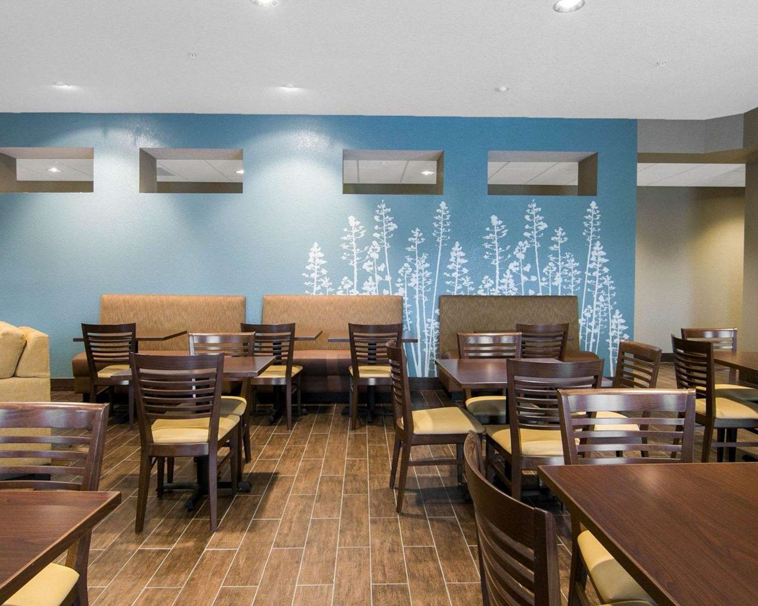 Sleep Inn & Suites Fort Dodge 22/28