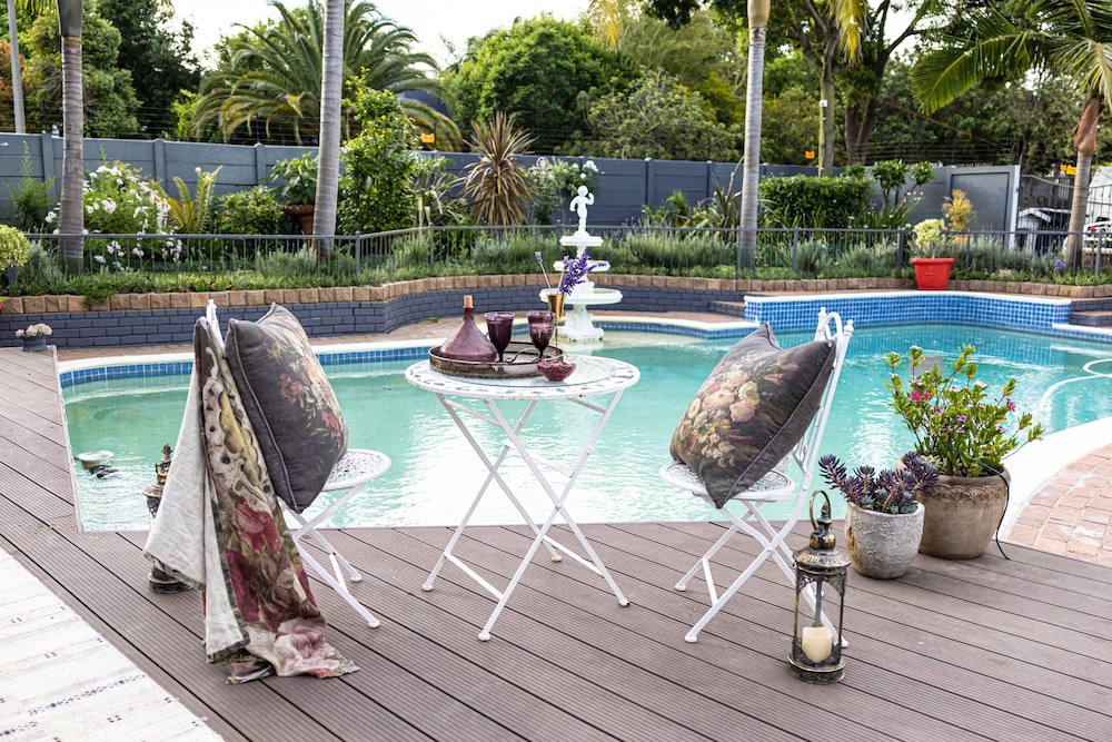 Cape Pillars Boutique Hotel 36/41