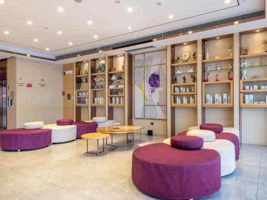 Lavande Hotel (Guangzhou South Railway Station, Hanxi Changlong Station) 9/14