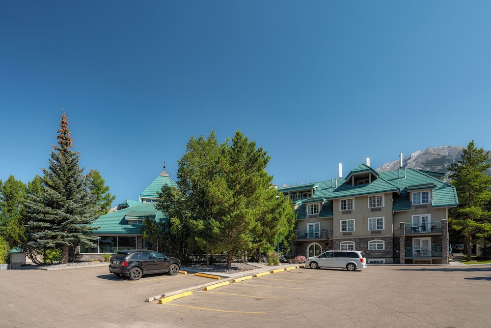 Canmore Pocaterra Inn & Waterslide 72/81