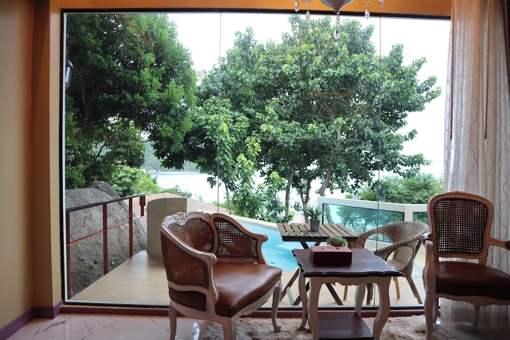 Cocohut Beach Resort 36/50
