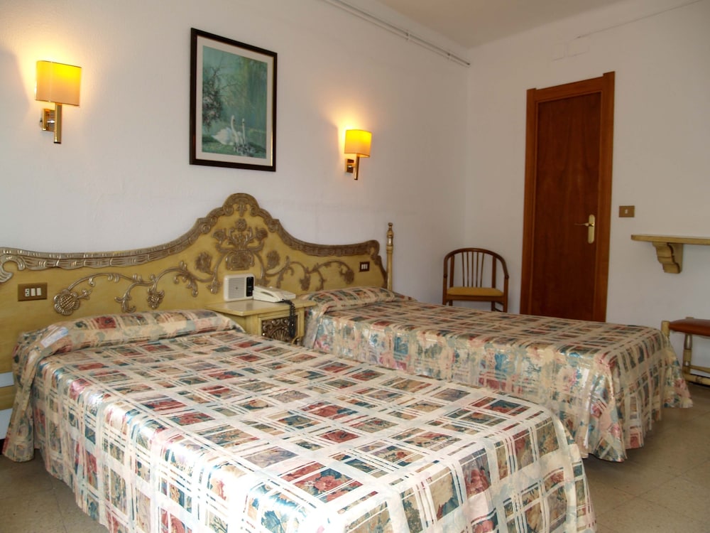 HOSTAL DEL SOL 7/28