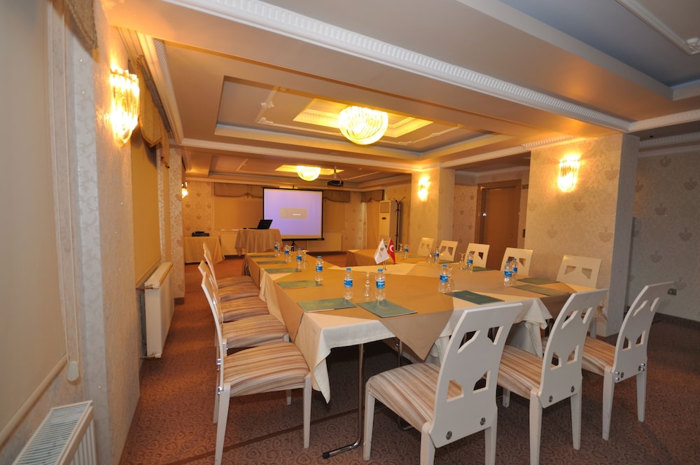 Grand Atakum Hotel 45/50