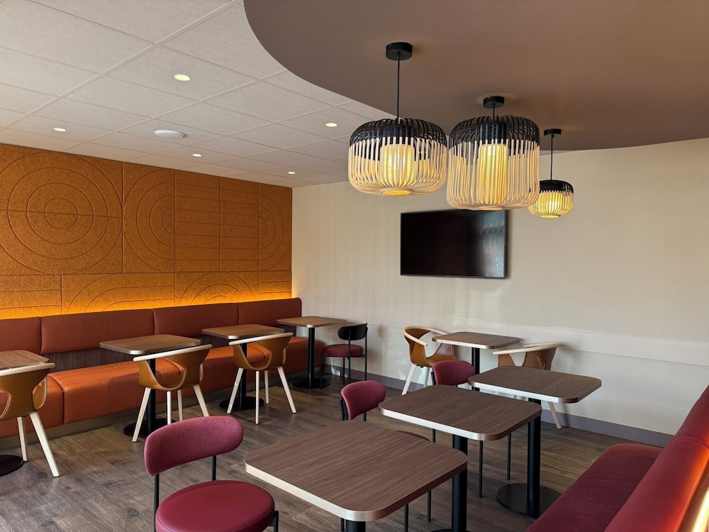 Novotel Suites Clermont Ferrand Polydome 61/72