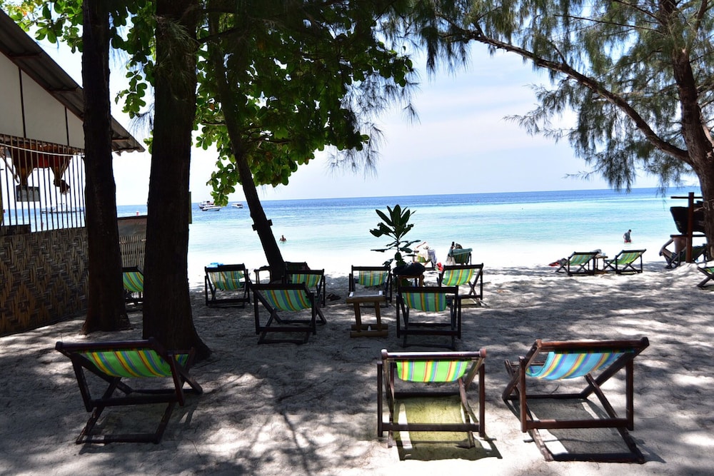 Green View Beach Resort 56/73