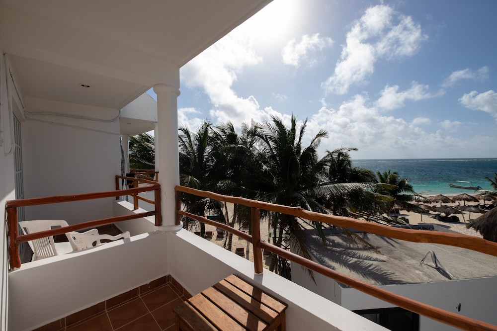 Hotel & Beach Club Ojo de Agua 24/49