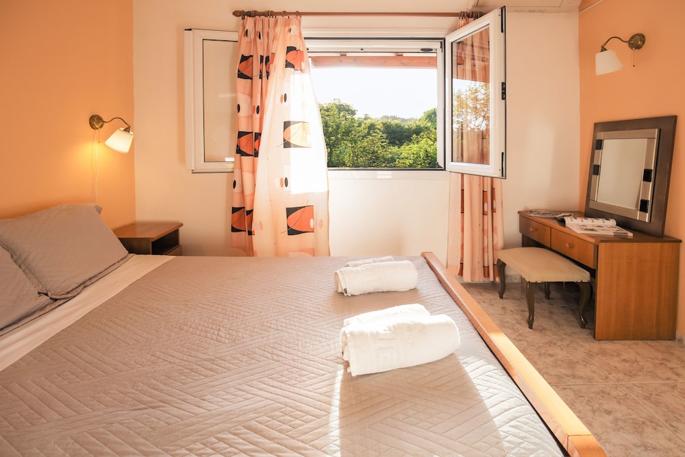 Spiti Propokis by Holidays in Dassia 16/50