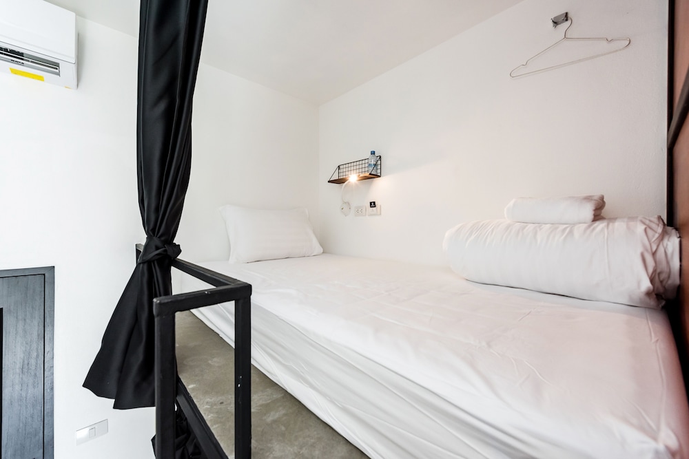 سكن مشترك مختلط بأربعة أسرّة وأسرّة بطابقين، Book A Bed Poshtel - Hostel 2/4