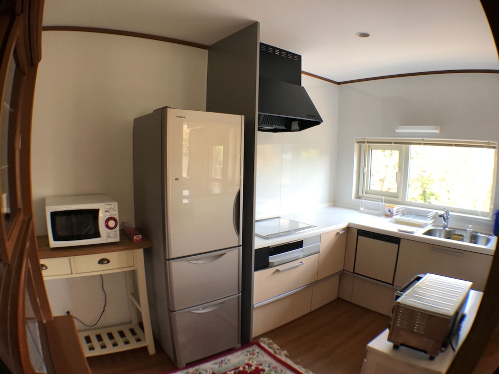 Tsuru Apartments 14/56
