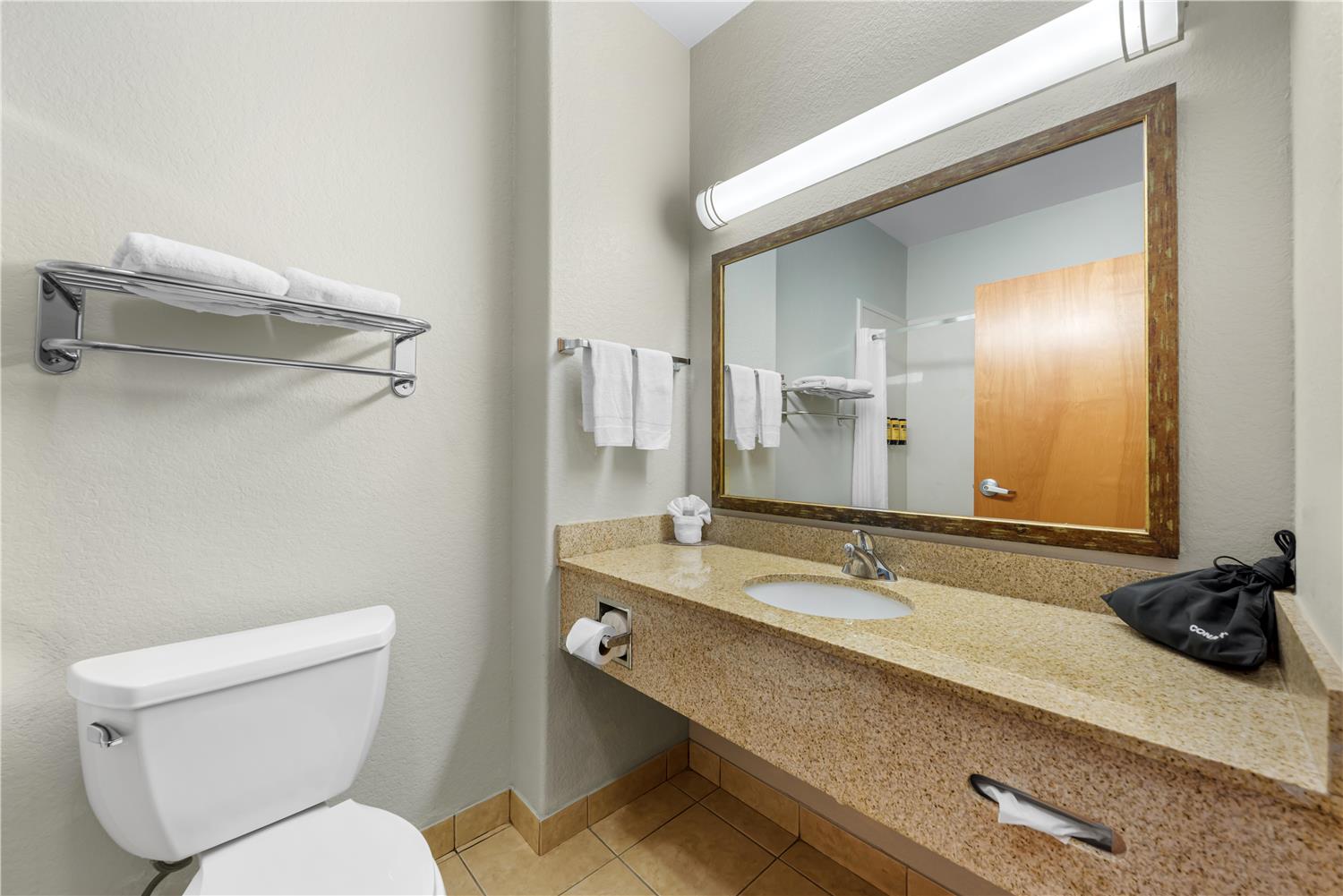 غرفة بسرير كينج، Best Western Plus San Antonio East Inn and Suites 4/4