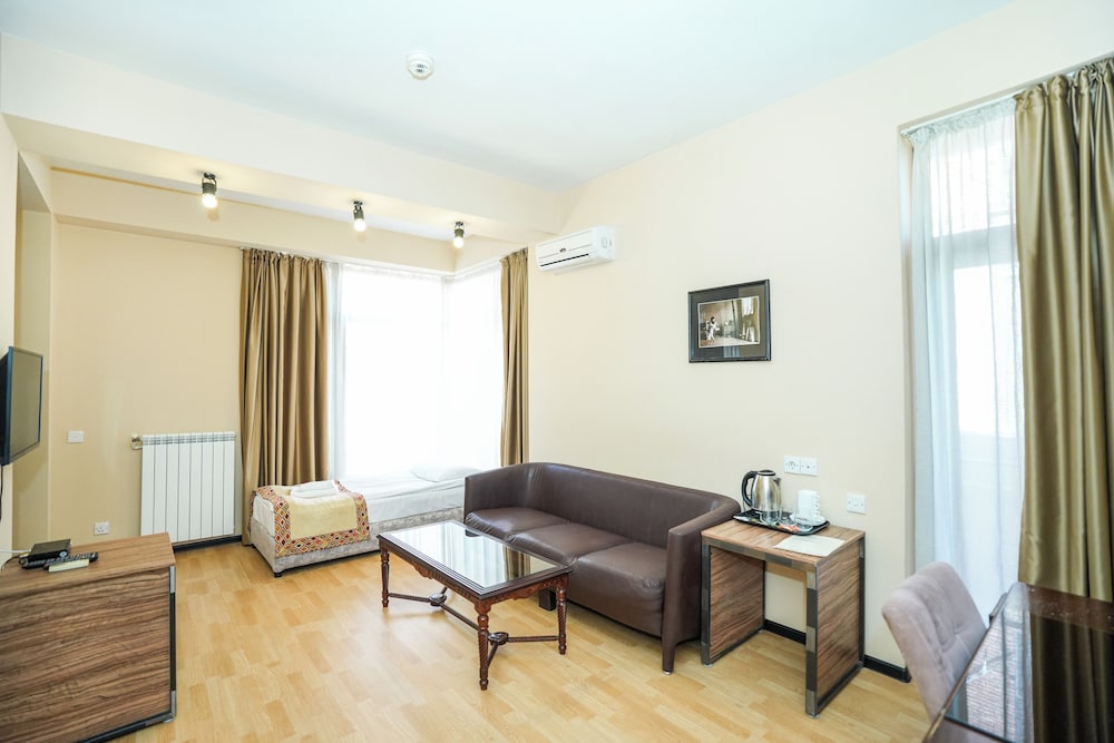Andza Tbilisi Hotel 70/84